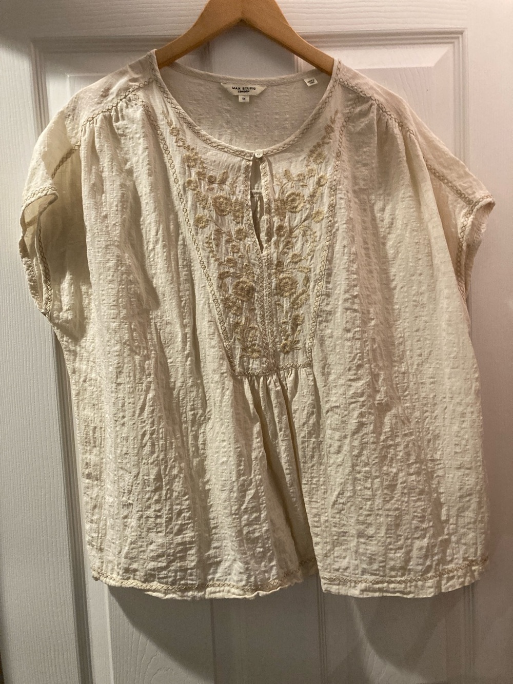 Max Studio Cream Embroidered Short Sleeve Tunic Top